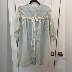 Vintage Heiress robe from Belk size petite